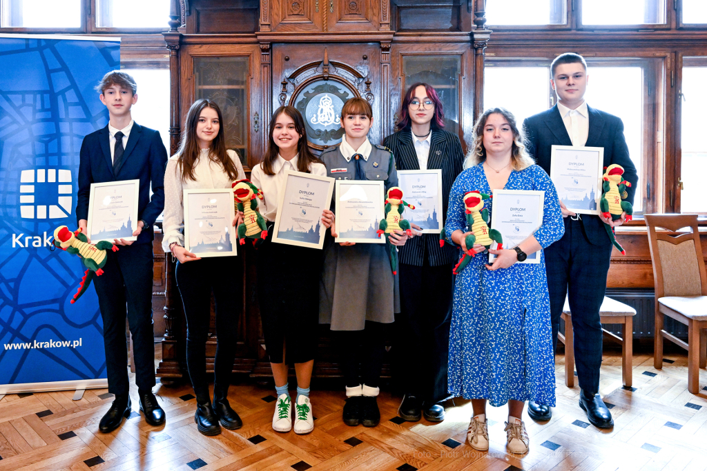 Ośmiu wspaniałych, młodzież, wolontariusze, nastolatki, konkurs, nagrody, Domańska, Drewnicki,   Autor: P. Wojnarowski