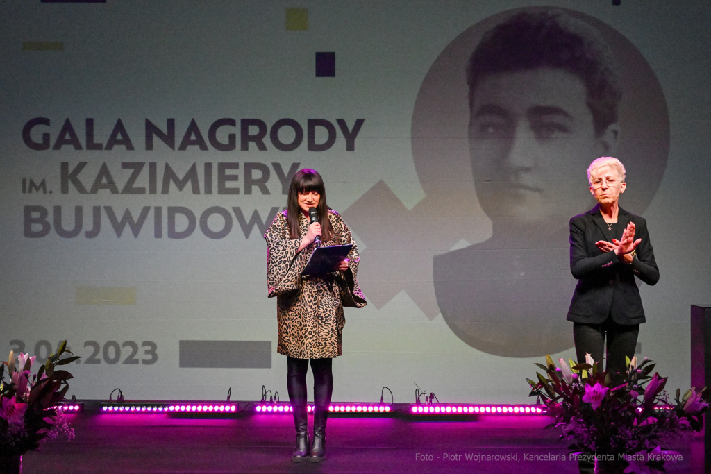 umk_8333.jpg-kobiety, nagroda, Bujwidowej, Bujwidowa, Nina, Gabryś, Majchrowski, MOCAK  Autor: P. Wojnarowski