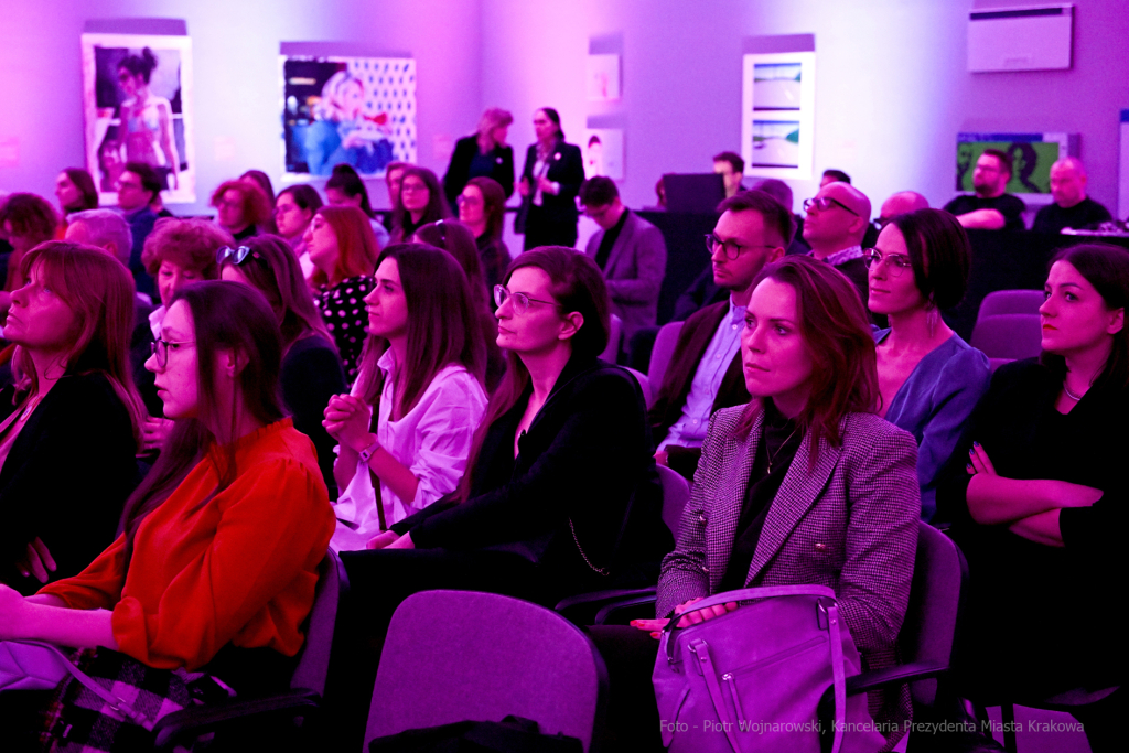 umk_8683.jpg-kobiety, nagroda, Bujwidowej, Bujwidowa, Nina, Gabryś, Majchrowski, MOCAK  Autor: P. Wojnarowski