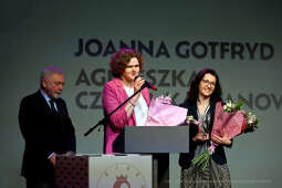 umk_8922.jpg-kobiety, nagroda, Bujwidowej, Bujwidowa, Nina, Gabryś, Majchrowski, MOCAK