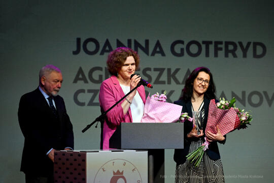 umk_8922.jpg-kobiety, nagroda, Bujwidowej, Bujwidowa, Nina, Gabryś, Majchrowski, MOCAK