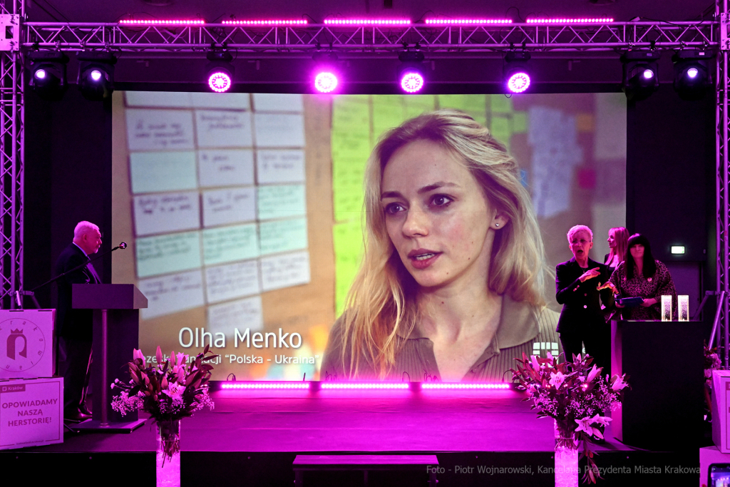 umk_9050.jpg-kobiety, nagroda, Bujwidowej, Bujwidowa, Nina, Gabryś, Majchrowski, MOCAK  Autor: P. Wojnarowski