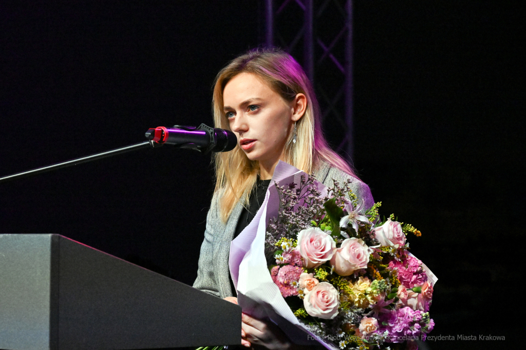 umk_9148.jpg-kobiety, nagroda, Bujwidowej, Bujwidowa, Nina, Gabryś, Majchrowski, MOCAK  Autor: P. Wojnarowski