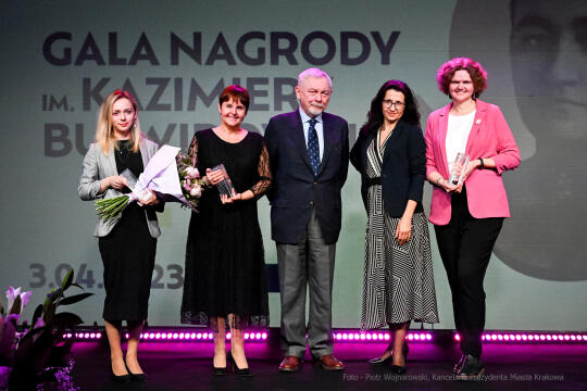 umk_9149.jpg-kobiety, nagroda, Bujwidowej, Bujwidowa, Nina, Gabryś, Majchrowski, MOCAK