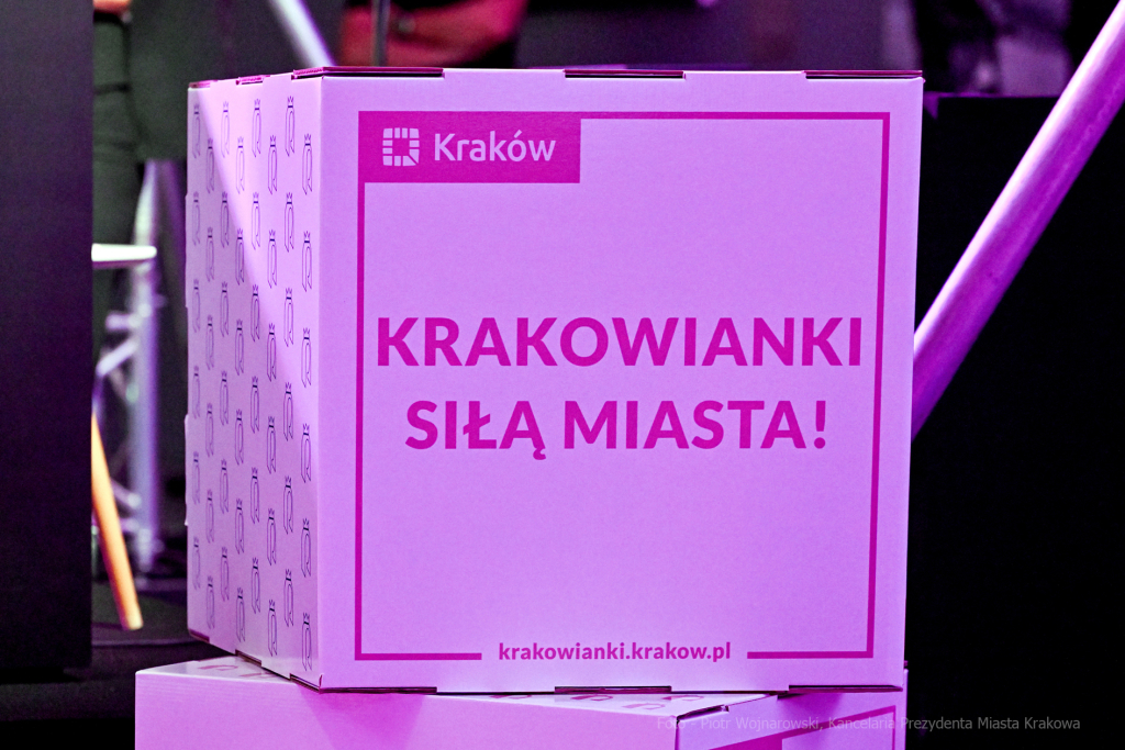 umk_9491.jpg-kobiety, nagroda, Bujwidowej, Bujwidowa, Nina, Gabryś, Majchrowski, MOCAK  Autor: P. Wojnarowski