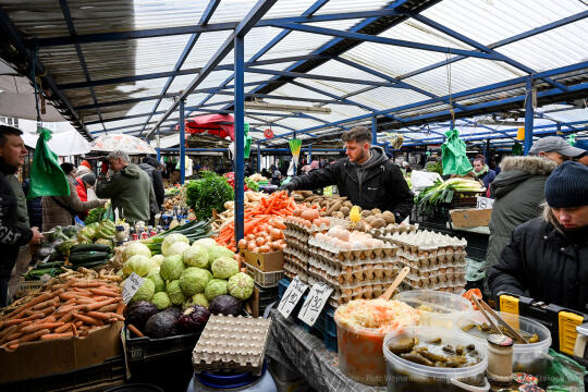 umk_3670.jpg-Stary Kleparz, zakupy, Rynek, Jarmark, Wielkanocny, turyści, 2023, plac targowy