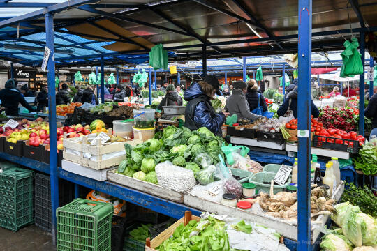 umk_3725.jpg-Stary Kleparz, zakupy, Rynek, Jarmark, Wielkanocny, turyści, 2023, plac targowy
