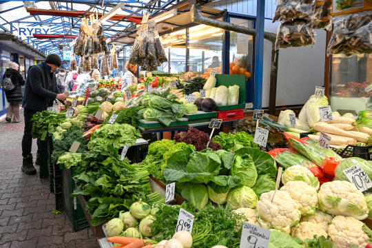 umk_3767.jpg-Stary Kleparz, zakupy, Rynek, Jarmark, Wielkanocny, turyści, 2023, plac targowy