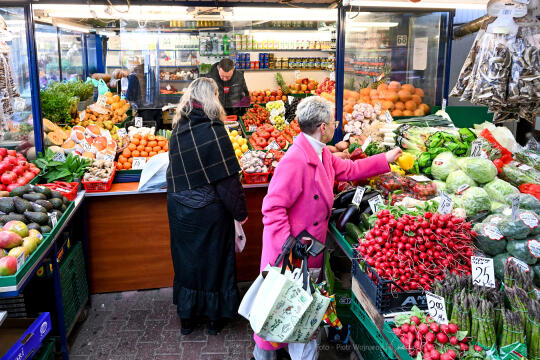 umk_3782.jpg-Stary Kleparz, zakupy, Rynek, Jarmark, Wielkanocny, turyści, 2023, plac targowy