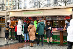 umk_3875.jpg-Stary Kleparz, zakupy, Rynek, Jarmark, Wielkanocny, turyści, 2023, plac targowy