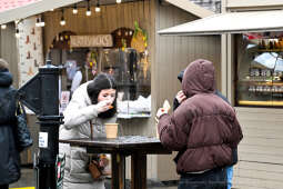 umk_3882.jpg-Stary Kleparz, zakupy, Rynek, Jarmark, Wielkanocny, turyści, 2023, plac targowy