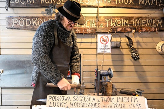 umk_3890.jpg-Stary Kleparz, zakupy, Rynek, Jarmark, Wielkanocny, turyści, 2023, plac targowy