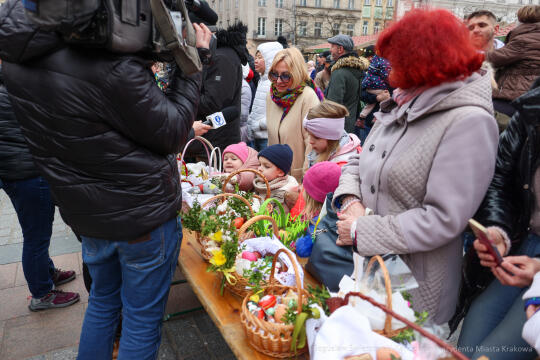 bs-230408-bs_230408_3151.jpg-Wielkanoc, święcenie, Majchrowski