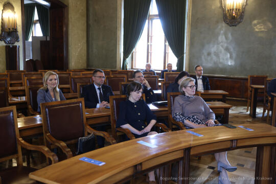 bs-230414-img_4169.jpg-Korpus, spotkanie, konsulowie