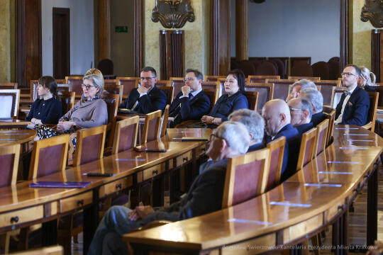 bs-230414-img_4197.jpg-Korpus, spotkanie, konsulowie