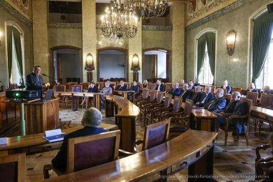 bs-230414-img_4203.jpg-Korpus, spotkanie, konsulowie