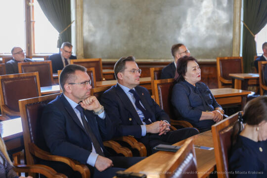 bs-230414-img_4265.jpg-Korpus, spotkanie, konsulowie