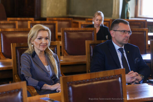 bs-230414-img_4272.jpg-Korpus, spotkanie, konsulowie