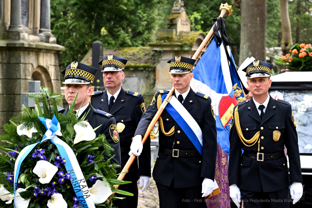 umk_6166.jpg-Zuziak, Zbigniew, wiceprezydent, profesor, Majchrowski, Cmentarz, Rakowicki  Autor: P. Wojnarowski