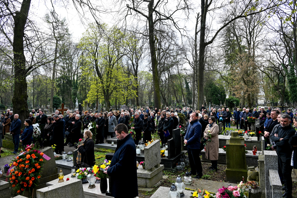 umk_6358.jpg-Zuziak, Zbigniew, wiceprezydent, profesor, Majchrowski, Cmentarz, Rakowicki  Autor: P. Wojnarowski