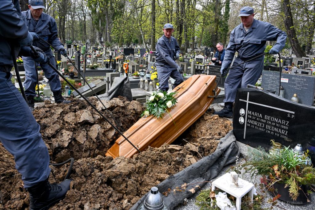umk_6450.jpg-Zuziak, Zbigniew, wiceprezydent, profesor, Majchrowski, Cmentarz, Rakowicki  Autor: P. Wojnarowski