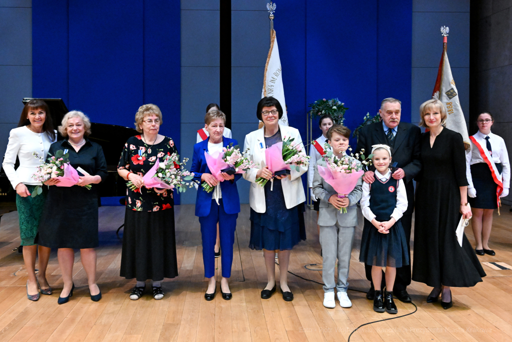 Jubileusz, szkoła, 4, nr 4, SP, Podstawowa, Kraków, Korfel-Jasińska, Honoris Gratia, 150 lat, Aud  Autor: P. Wojnarowski