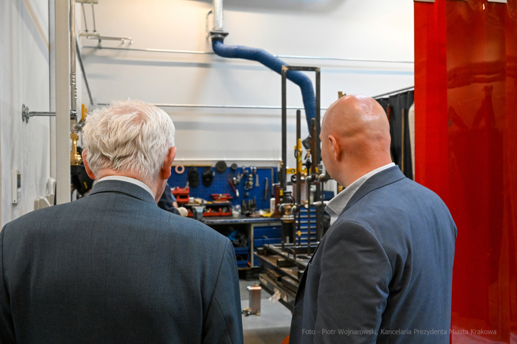 umk_8554.jpg-MPEC magazyny, przciwpowodziowe  Autor: P. Wojnarowski