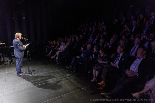 bs-230520-img_5678.jpg-Klub Krakowski, Majchrowski