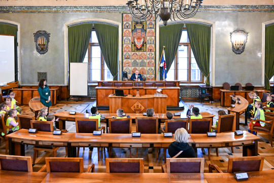 przedszkolaki, Majchrowski, dzieci, wizyta, UMK, przedszkole, 104, sala obrad, gabinet Przewodniczą