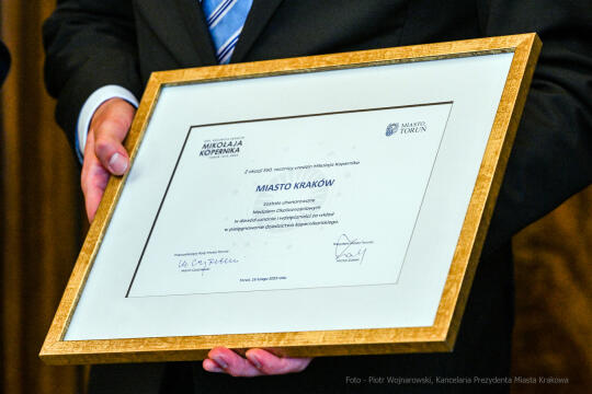 Medal, Kopernikański, dyplom, Majchrowski, delegacja, Toruń, wręczenie, Klabun, Mól, 2023