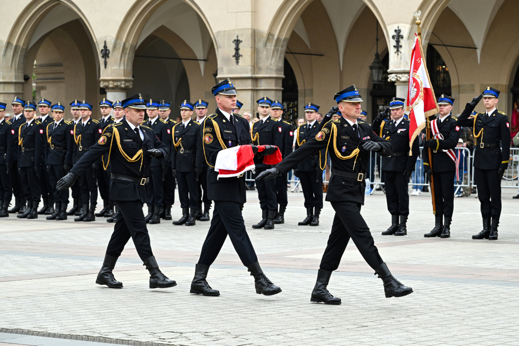 Krakowska Straż Pożarna, jubileusz, 150 lat, Rynek, Majchrowski, Bartkowiak, Kmita, Knapik, obchod  Autor: P. Wojnarowski