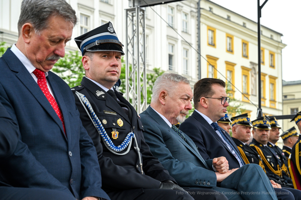 Krakowska Straż Pożarna, jubileusz, 150 lat, Rynek, Majchrowski, Bartkowiak, Kmita, Knapik, obchod  Autor: P. Wojnarowski