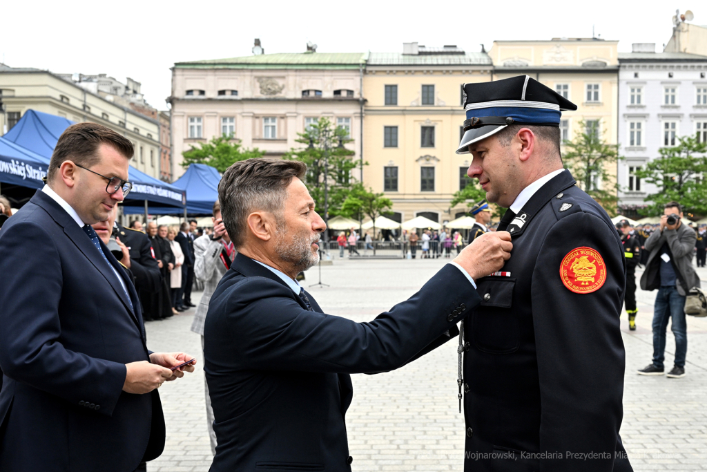 Krakowska Straż Pożarna, jubileusz, 150 lat, Rynek, Majchrowski, Bartkowiak, Kmita, Knapik, obchod  Autor: P. Wojnarowski