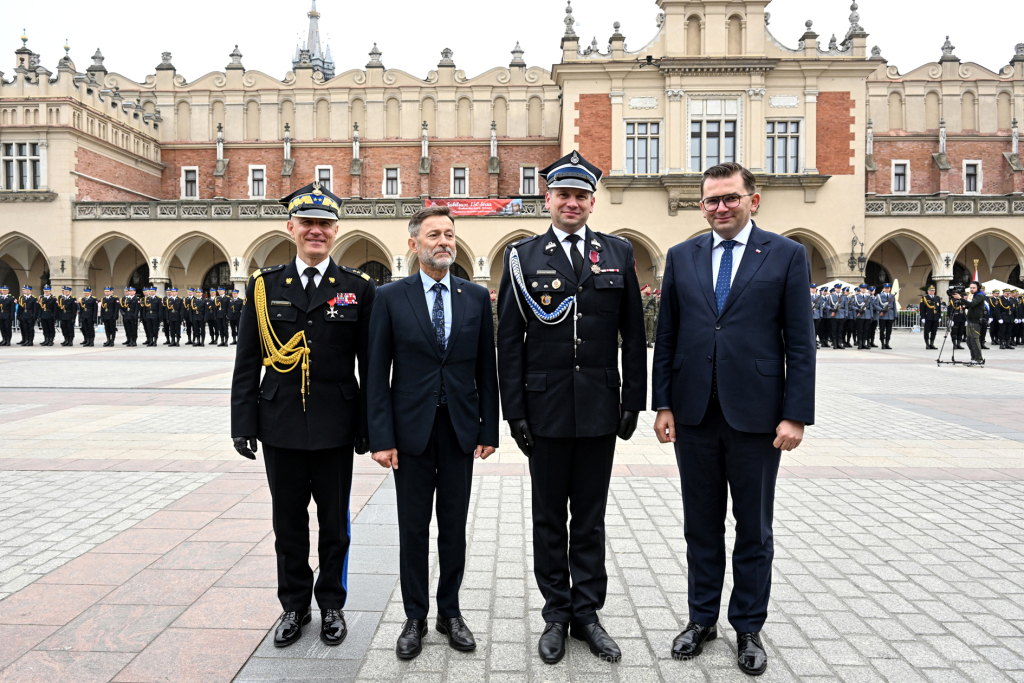 Krakowska Straż Pożarna, jubileusz, 150 lat, Rynek, Majchrowski, Bartkowiak, Kmita, Knapik, obchod  Autor: P. Wojnarowski