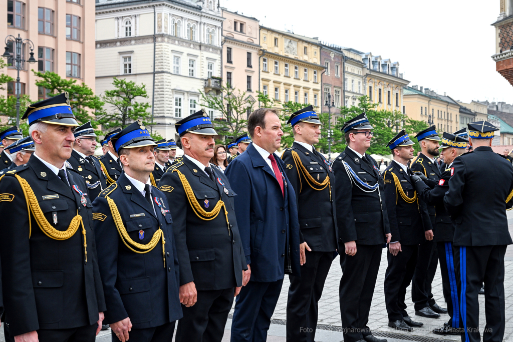 Krakowska Straż Pożarna, jubileusz, 150 lat, Rynek, Majchrowski, Bartkowiak, Kmita, Knapik, obchod  Autor: P. Wojnarowski