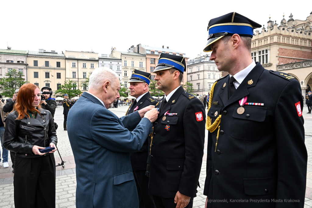 Krakowska Straż Pożarna, jubileusz, 150 lat, Rynek, Majchrowski, Bartkowiak, Kmita, Knapik, obchod  Autor: P. Wojnarowski