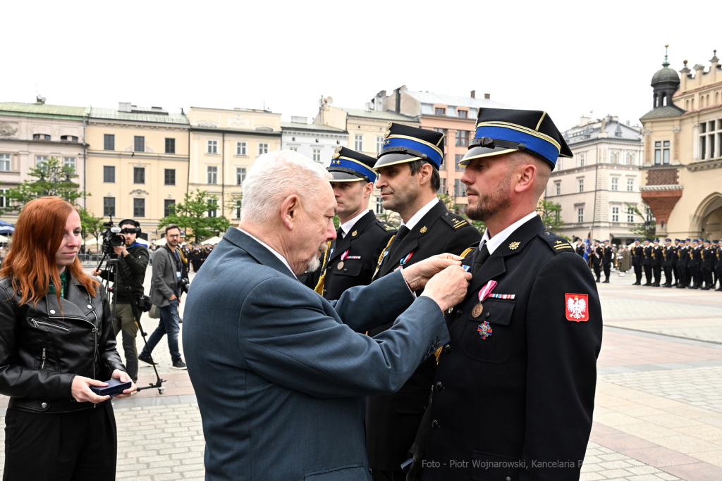 Krakowska Straż Pożarna, jubileusz, 150 lat, Rynek, Majchrowski, Bartkowiak, Kmita, Knapik, obchod  Autor: P. Wojnarowski