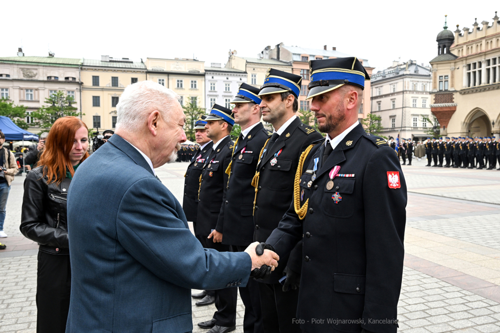 Krakowska Straż Pożarna, jubileusz, 150 lat, Rynek, Majchrowski, Bartkowiak, Kmita, Knapik, obchod  Autor: P. Wojnarowski