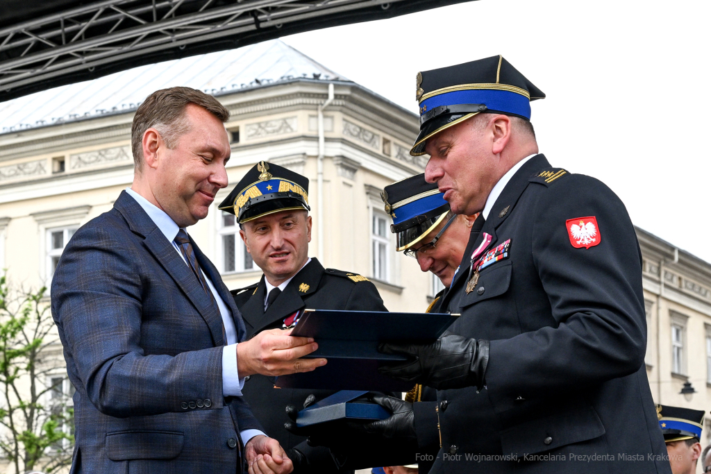 Krakowska Straż Pożarna, jubileusz, 150 lat, Rynek, Majchrowski, Bartkowiak, Kmita, Knapik, obchod  Autor: P. Wojnarowski