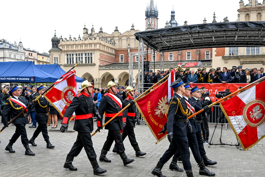 Krakowska Straż Pożarna, jubileusz, 150 lat, Rynek, Majchrowski, Bartkowiak, Kmita, Knapik, obchod  Autor: P. Wojnarowski