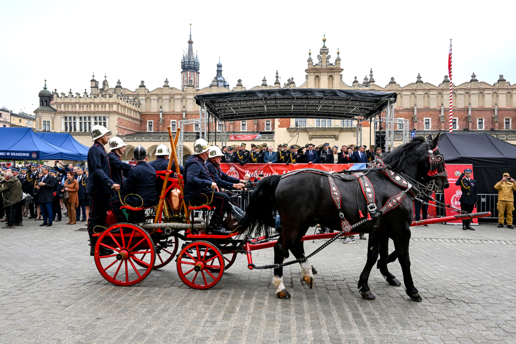 Krakowska Straż Pożarna, jubileusz, 150 lat, Rynek, Majchrowski, Bartkowiak, Kmita, Knapik, obchod  Autor: P. Wojnarowski