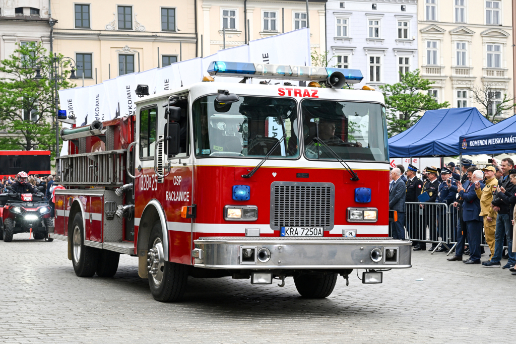 Krakowska Straż Pożarna, jubileusz, 150 lat, Rynek, Majchrowski, Bartkowiak, Kmita, Knapik, obchod  Autor: P. Wojnarowski