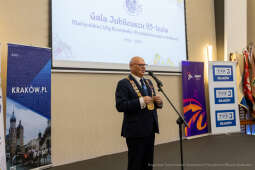 bs-230527-img_7278.jpg-izba, gala,medale