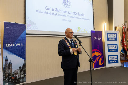 bs-230527-img_7278.jpg-izba, gala,medale