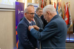 bs-230527-img_7397.jpg-izba, gala,medale