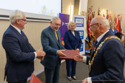 bs-230527-img_7440.jpg-izba, gala,medale