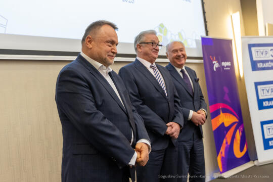 bs-230527-img_7499.jpg-izba, gala,medale