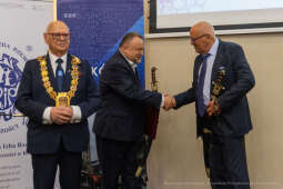 bs-230527-img_7586.jpg-izba, gala,medale