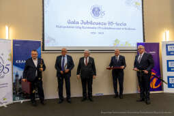 bs-230527-img_7591.jpg-izba, gala,medale