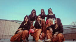 chameli group - zespół tańca indyjskiego - dworek białoprądnciki.jpg